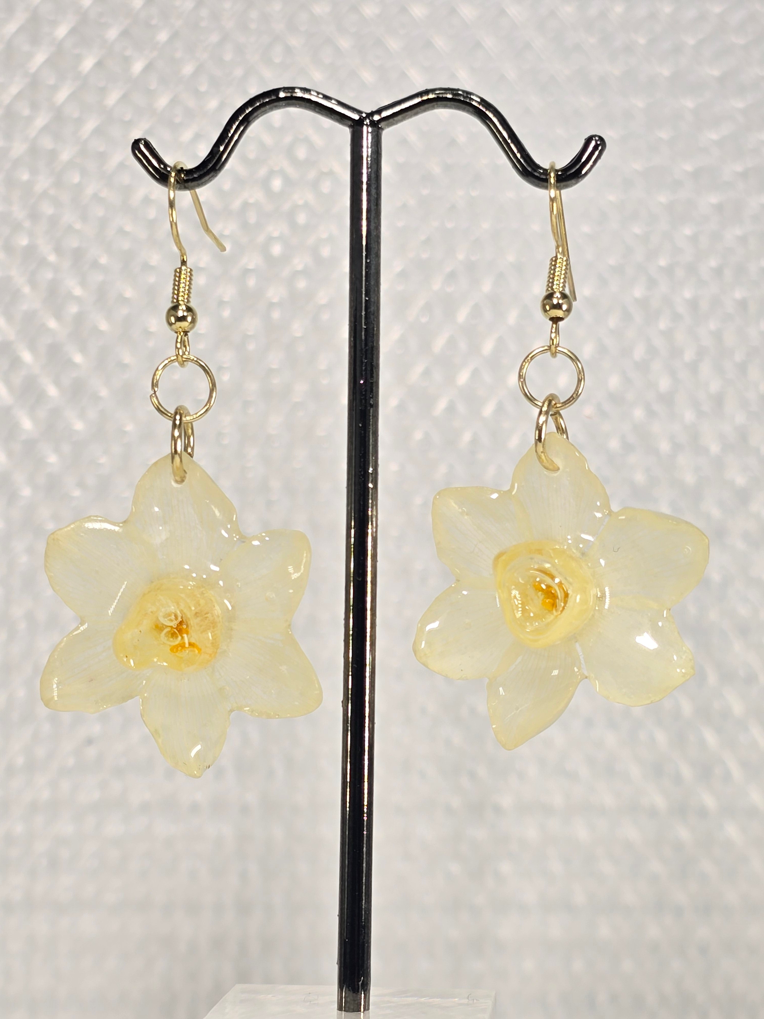 Mini White Daffodil Earrings