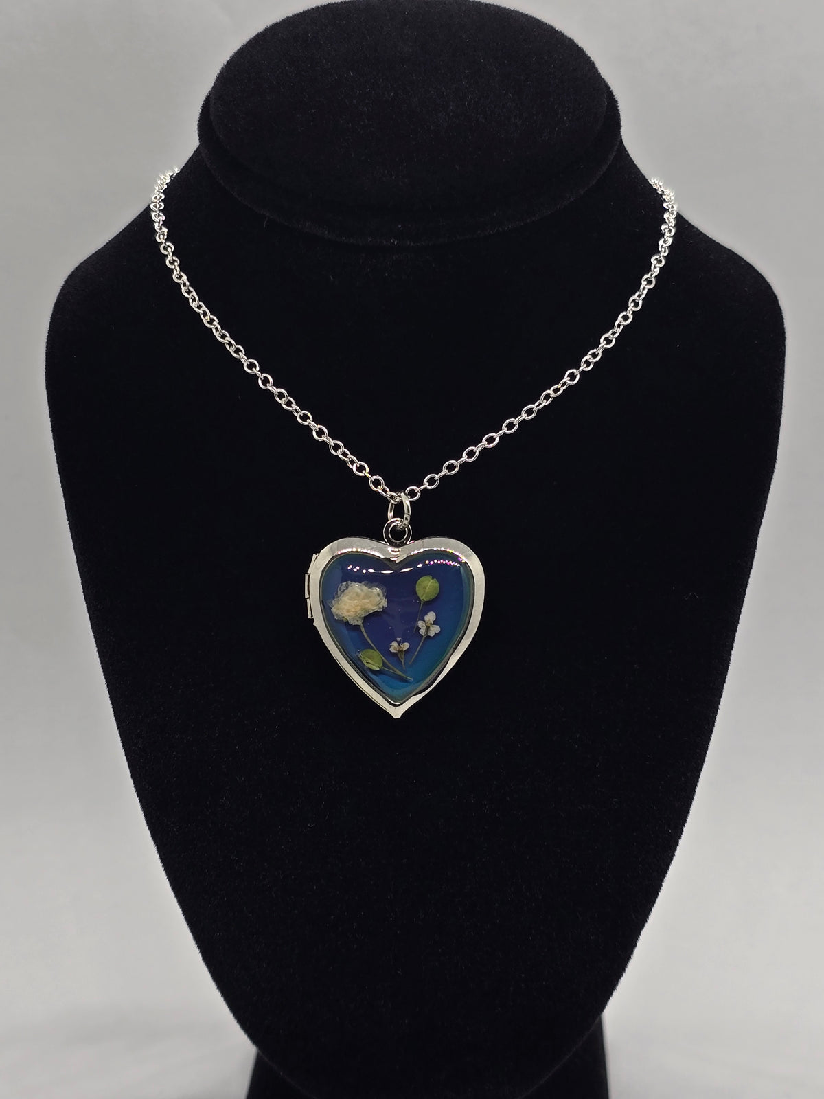 Mood-Changing Heart Locket | Real Baby’s Breath & Queen Anne’s Lace, 18" Chain
